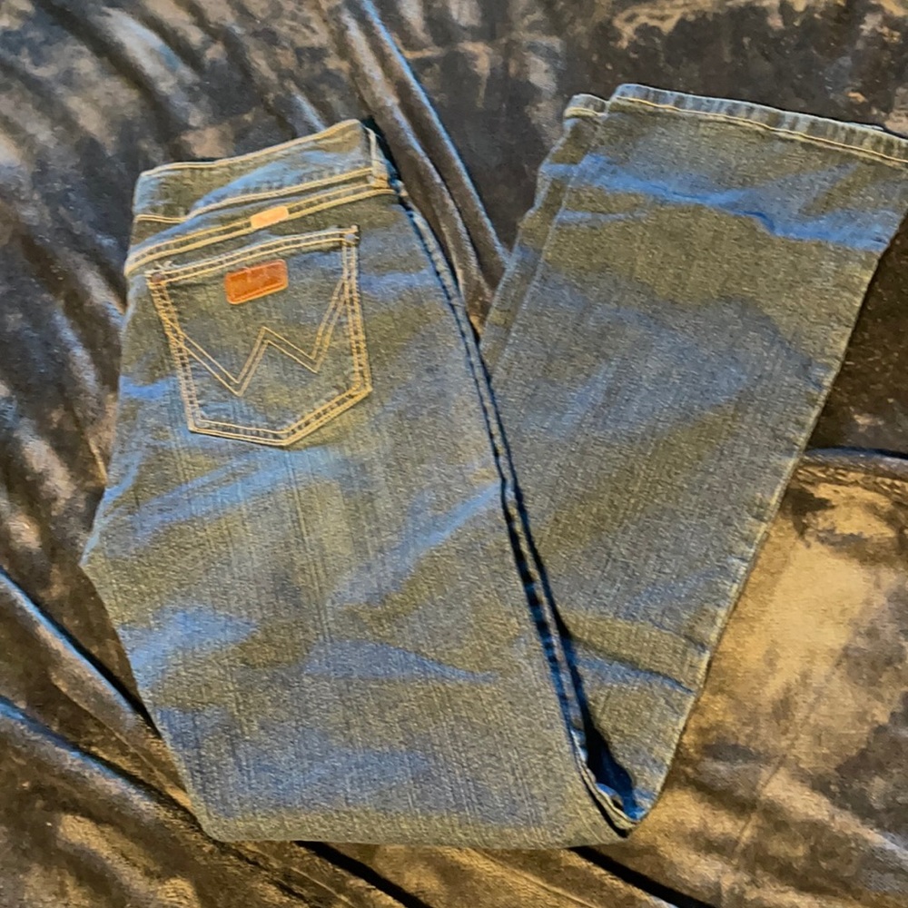 Ladies Wrangler Boot cut, size 9/10x34.